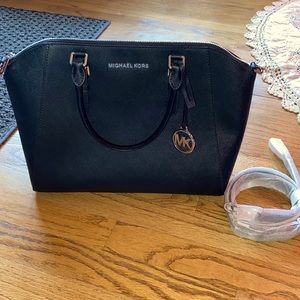 MK BLACK PURSE WITH STRAP/BRAND NEW